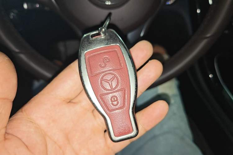 Used Mercedes-Benz GLC 2018 Facelift GLC 200 4MATIC Vehicle Key