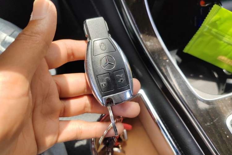 Used Mercedes-Benz GLC 2018 Facelifted GLC 260 4MATIC Dynamic Edition Vehicle Key