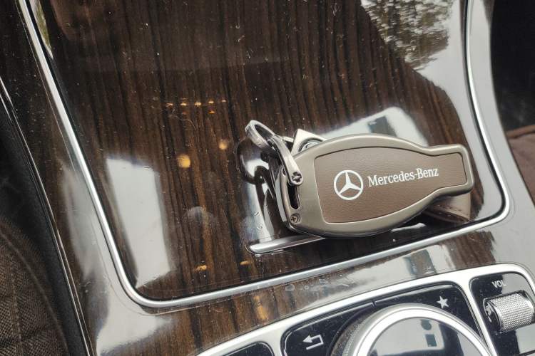 Used Mercedes-Benz GLC 2018 Facelift GLC 260 4MATIC Luxury Edition Vehicle Key
