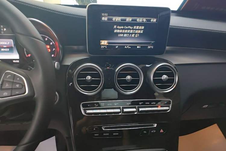 Used Mercedes-Benz GLC 2018 GLC 260 4MATIC Luxury Model Audio And AC Panel