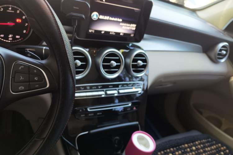 Used Mercedes-Benz GLC 2018 GLC 260 4MATIC Dynamic Edition Audio And AC Panel
