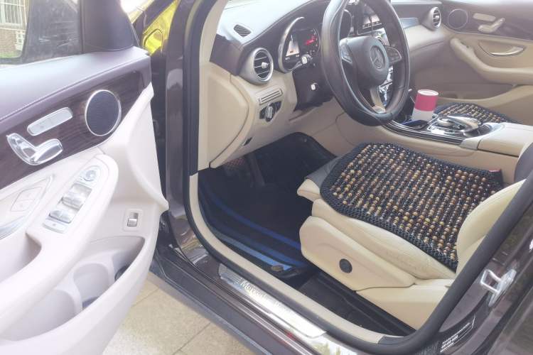 Used Mercedes-Benz GLC 2018 GLC 260 4MATIC Dynamic Edition Driver Seat