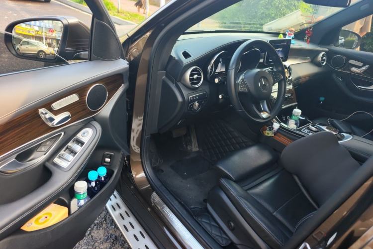 Used Mercedes-Benz GLC 2018 GLC 260 4MATIC Luxury Model Driver Seat