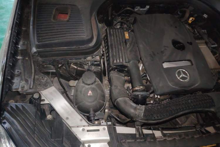 Used Mercedes-Benz GLC 2018 Facelift GLC 260 4MATIC Luxury Edition Engine Bay Right