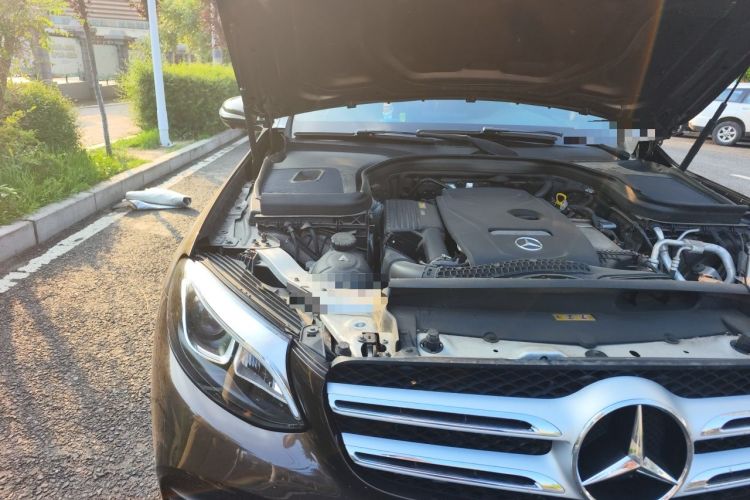Used Mercedes-Benz GLC 2018 GLC 260 4MATIC Luxury Model Engine Bay Right