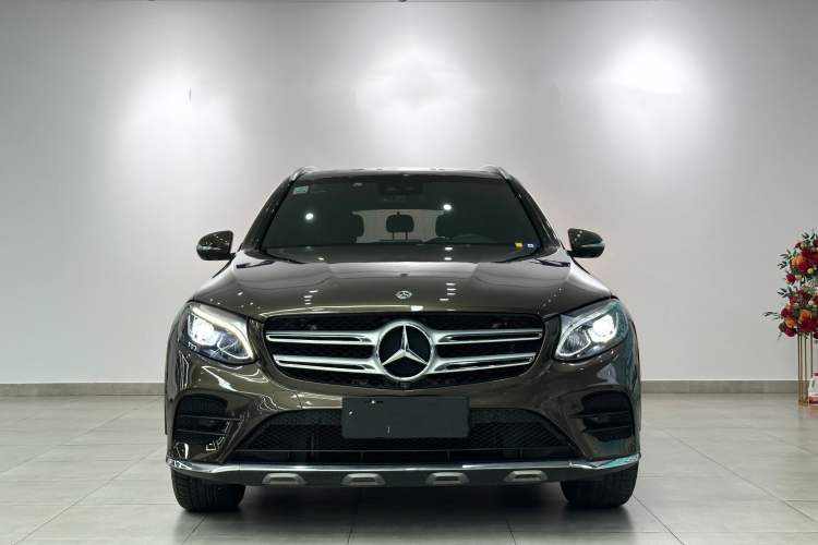 Used Mercedes-Benz GLC 2018 GLC 260 4MATIC Luxury Model Exterior 7