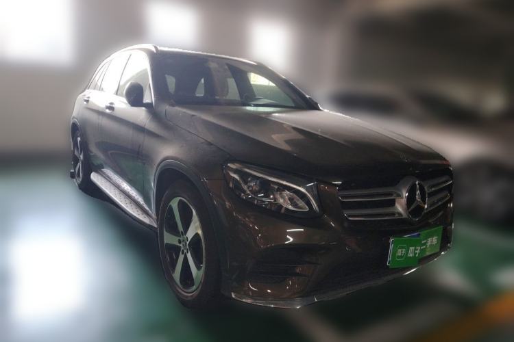 Used Mercedes-Benz GLC 2018 Facelift GLC 260 4MATIC Luxury Edition Front Right 45 Deg