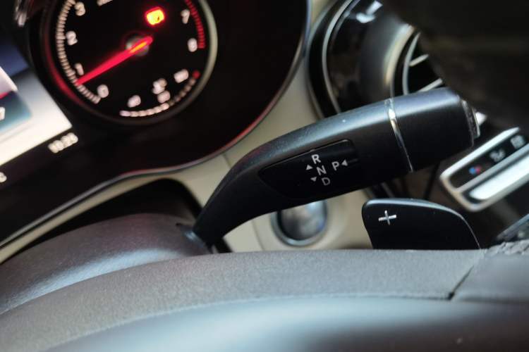 Used Mercedes-Benz GLC 2018 GLC 260 4MATIC Dynamic Edition Gear Lever