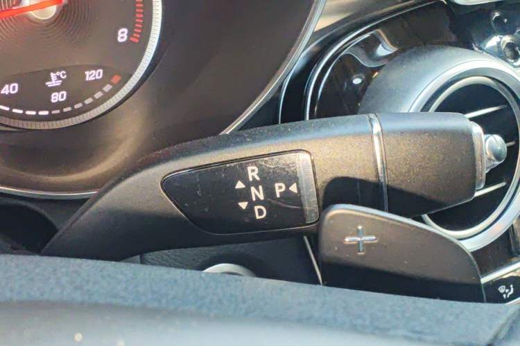 Used Mercedes-Benz GLC 2018 GLC 260 4MATIC Luxury Model Gear Lever