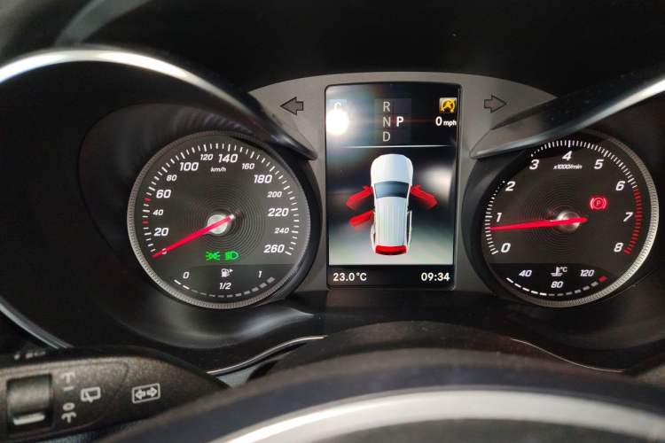 Used Mercedes-Benz GLC 2018 Facelift GLC 260 4MATIC Luxury Edition Instrument Cluster