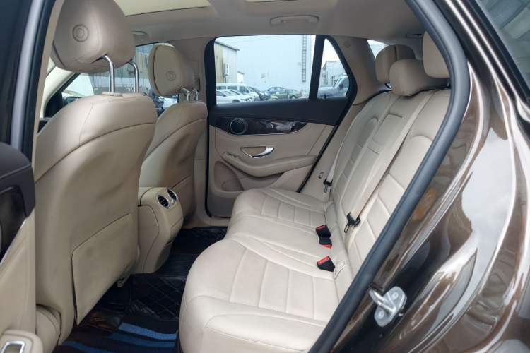Used Mercedes-Benz GLC 2018 GLC 260 4MATIC Dynamic Edition Interior 10