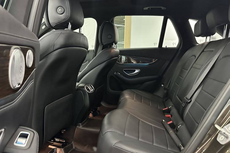Used Mercedes-Benz GLC 2018 GLC 260 4MATIC Luxury Model Interior 10