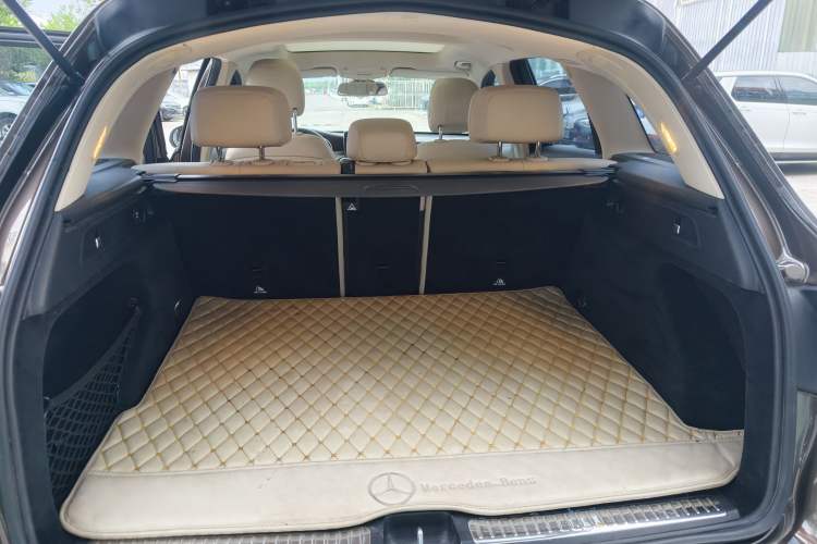 Used Mercedes-Benz GLC 2018 GLC 260 4MATIC Dynamic Edition Interior 11