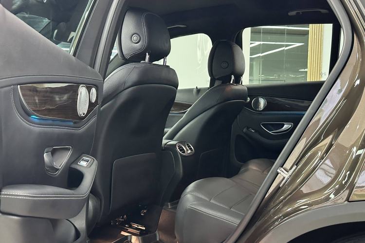 Used Mercedes-Benz GLC 2018 GLC 260 4MATIC Luxury Model Interior 11