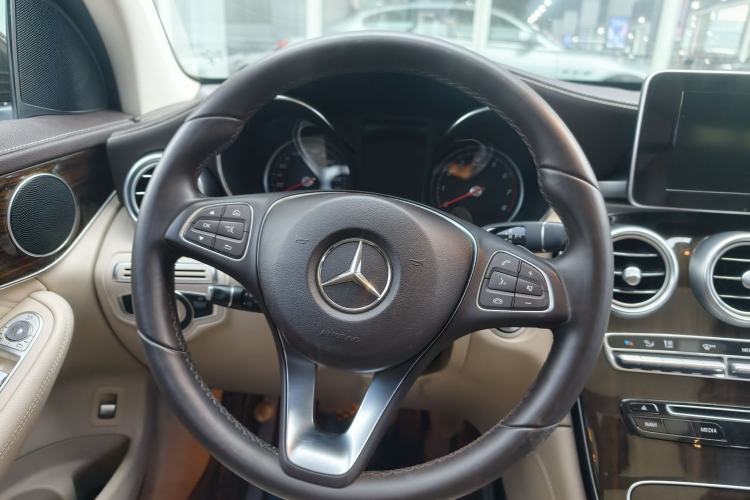 Used Mercedes-Benz GLC 2018 GLC 260 4MATIC Dynamic Edition Interior 3