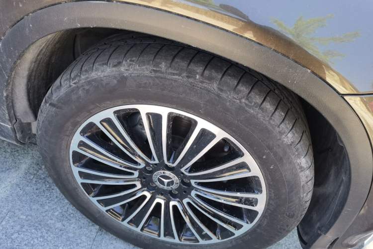Used Mercedes-Benz GLC 2018 GLC 260 4MATIC Dynamic Edition Right Front Wheel Hub