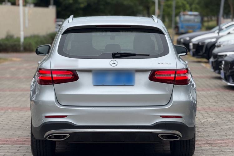 Used Mercedes-Benz GLC 2018 Refreshed GLC 300 4MATIC Dynamic Edition Exterior 2
