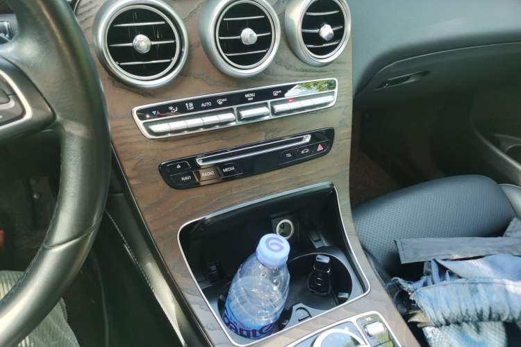 Used Mercedes-Benz GLC 2018 Refreshed GLC 300 4MATIC Dynamic Edition Gear Lever