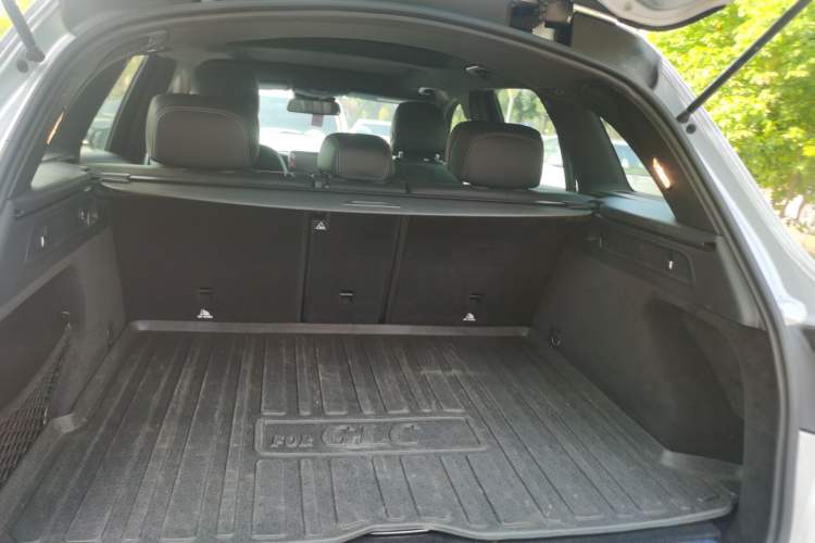 Used Mercedes-Benz GLC 2018 Refreshed GLC 300 4MATIC Dynamic Edition Trunk