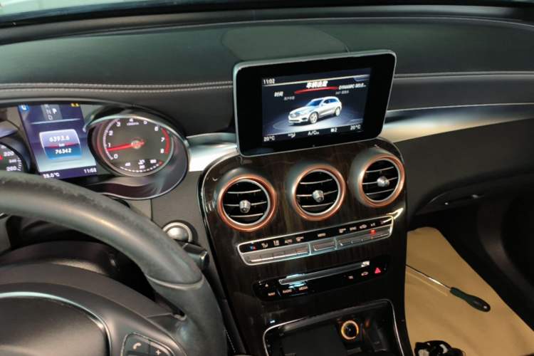 Used Mercedes-Benz GLC 2018 GLC 260 4MATIC Luxury Model Audio And AC Panel