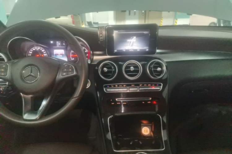 Used Mercedes-Benz GLC 2018 Facelifted GLC 260 4MATIC Dynamic Edition Audio And AC Panel