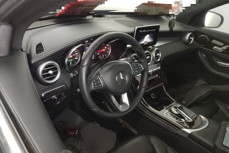 Used Mercedes-Benz GLC 2018 GLC 260 4MATIC Dynamic Edition Center Console