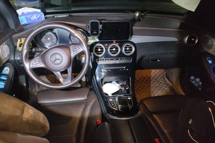 Used Mercedes-Benz GLC 2018 Facelift GLC 200 4MATIC Center Console