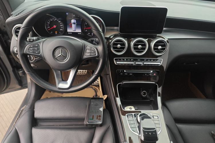 Used Mercedes-Benz GLC 2018 GLC 260 4MATIC Dynamic Edition Center Console