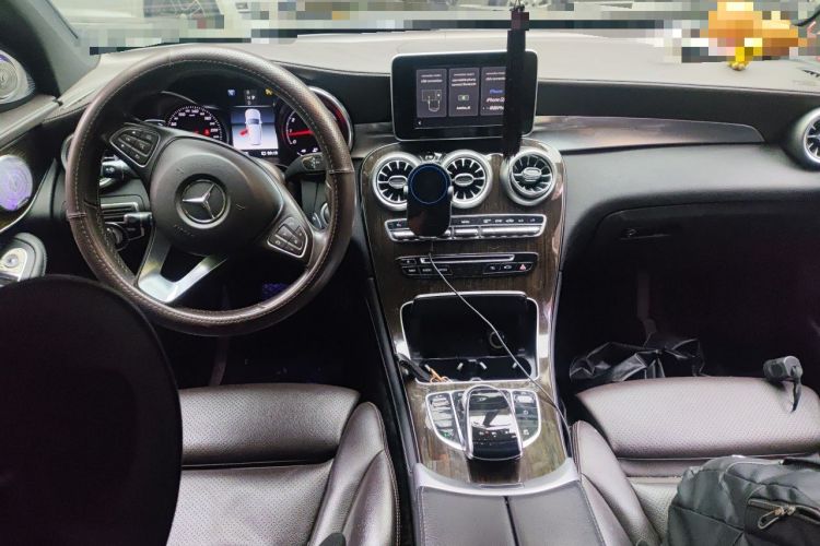 Used Mercedes-Benz GLC 2018 GLC 260 4MATIC Dynamic Edition Center Console