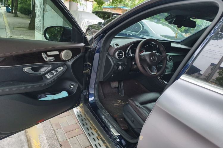 Used Mercedes-Benz GLC 2018 Facelift GLC 260 4MATIC Luxury Edition Driver Seat