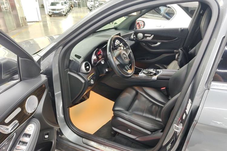 Used Mercedes-Benz GLC 2018 GLC 260 4MATIC Luxury Model Driver Seat
