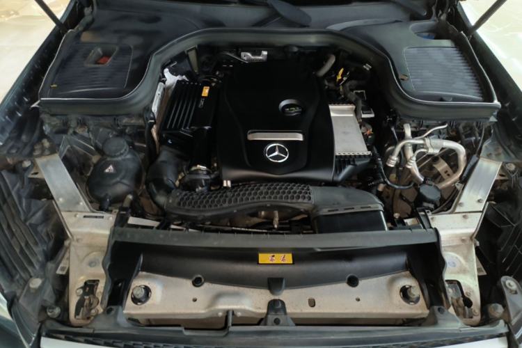 Used Mercedes-Benz GLC 2018 GLC 260 4MATIC Luxury Model Engine Bay