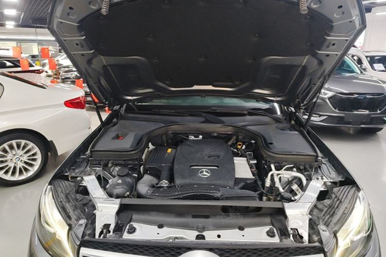 Used Mercedes-Benz GLC 2018 GLC 260 4MATIC Luxury Model Engine Bay