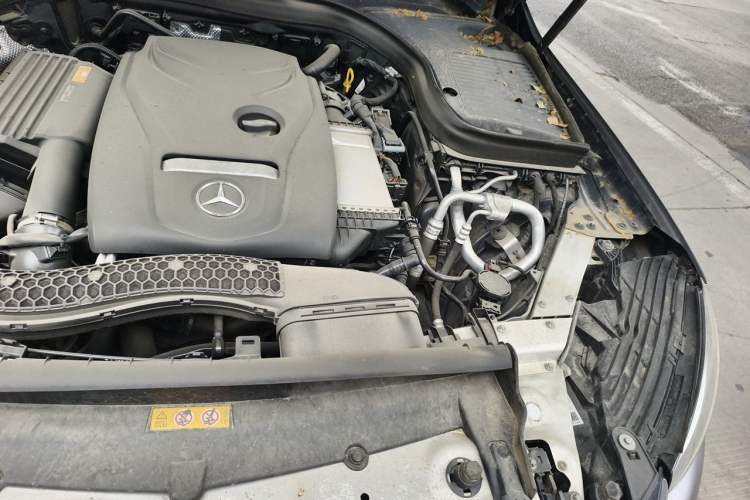 Used Mercedes-Benz GLC 2018 Facelift GLC 260 4MATIC Luxury Edition Engine Bay Left