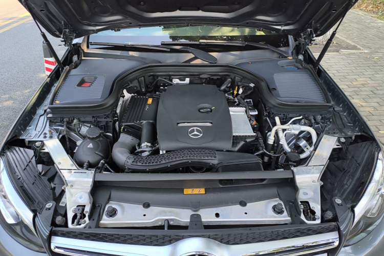 Used Mercedes-Benz GLC 2018 GLC 300 4MATIC Sport Edition Engine Bay