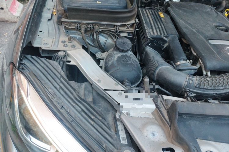Used Mercedes-Benz GLC 2018 Facelifted GLC 260 4MATIC Dynamic Edition Engine Bay Right