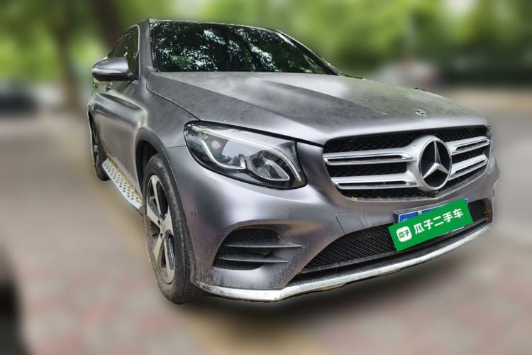 Used Mercedes-Benz GLC 2018 Facelift GLC 260 4MATIC Luxury Edition Front Right 45 Deg