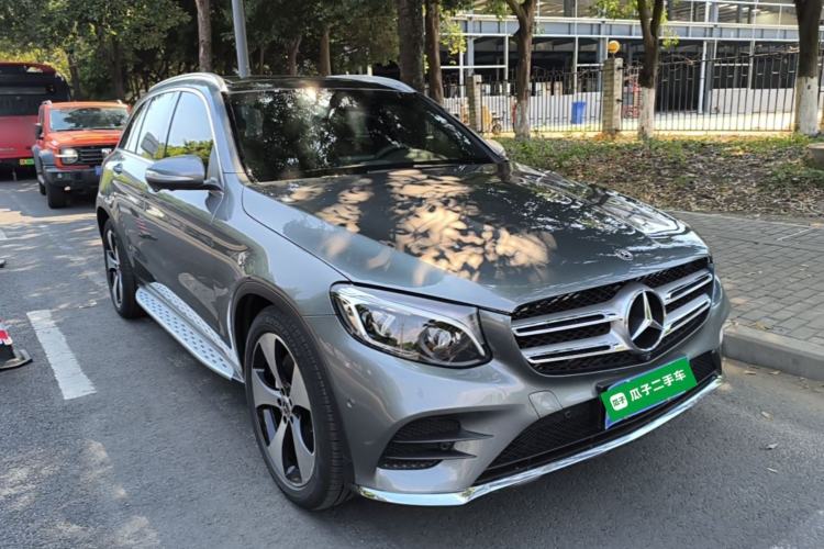 Used Mercedes-Benz GLC 2018 GLC 300 4MATIC Sport Edition Front Right 45 Deg
