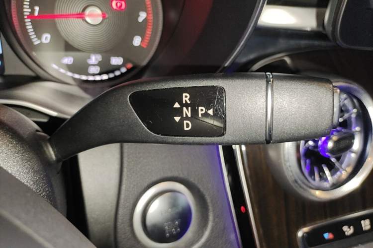 Used Mercedes-Benz GLC 2018 GLC 260 4MATIC Luxury Model Gear Lever