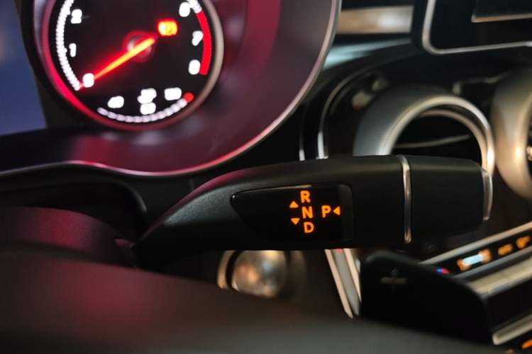 Used Mercedes-Benz GLC 2018 Facelifted GLC 260 4MATIC Dynamic Edition Gear Lever
