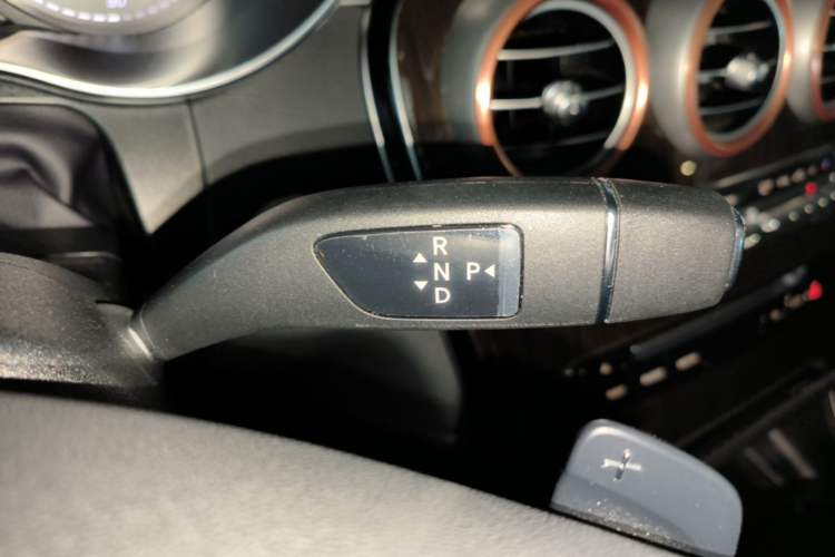 Used Mercedes-Benz GLC 2018 GLC 260 4MATIC Luxury Model Gear Lever