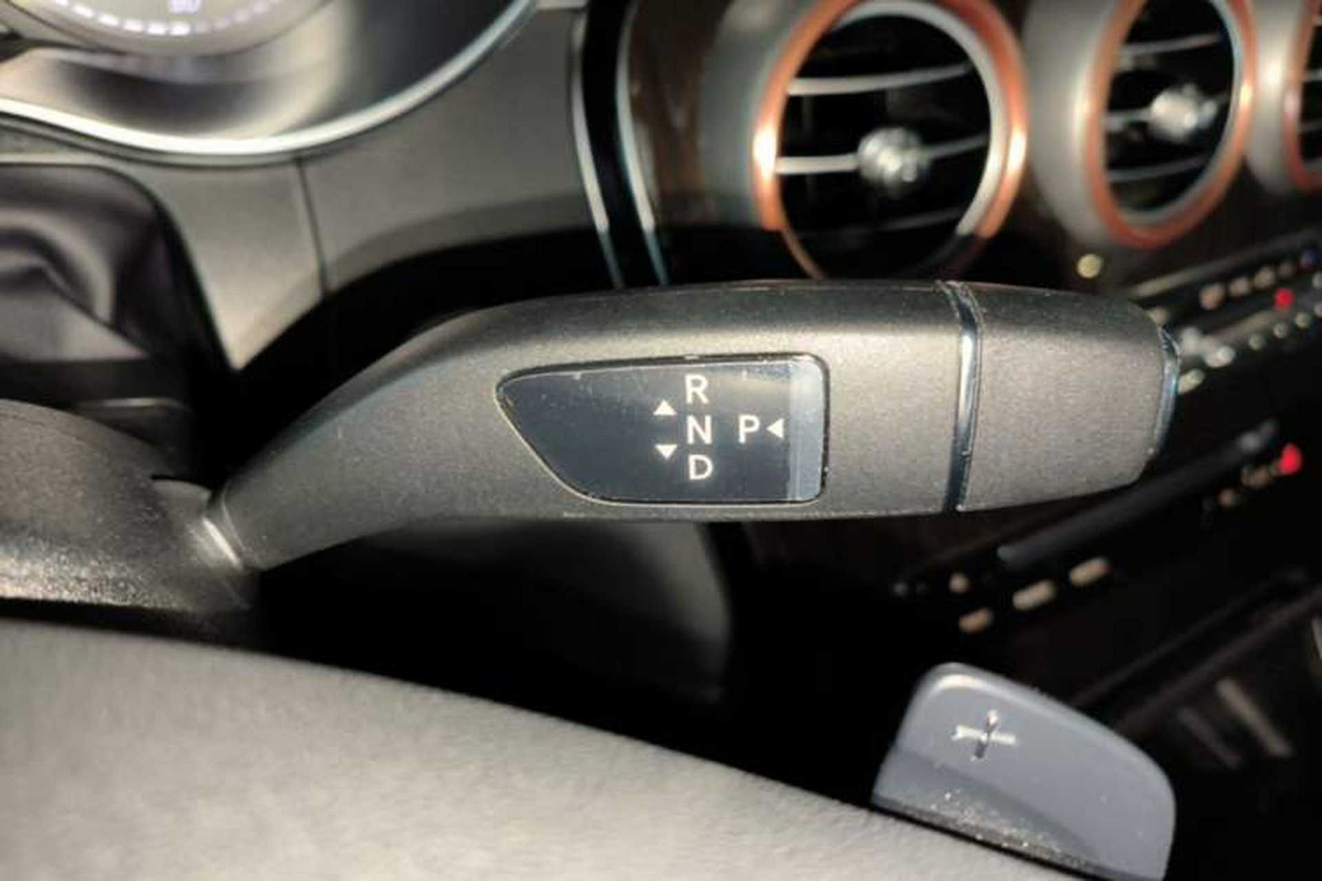 Used Mercedes-Benz GLC 2018 GLC 260 4MATIC Luxury Model Gear Lever