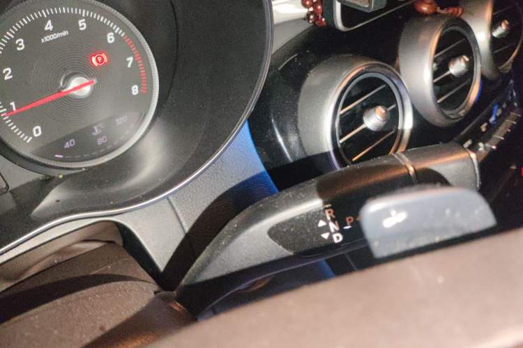 Used Mercedes-Benz GLC 2018 Facelift GLC 200 4MATIC Gear Lever