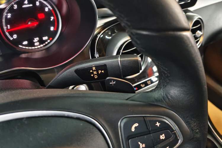 Used Mercedes-Benz GLC 2018 GLC 260 4MATIC Luxury Model Gear Lever