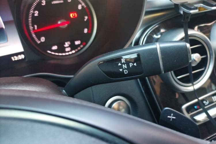 Used Mercedes-Benz GLC 2018 Facelifted GLC 260 4MATIC Dynamic Edition Gear Lever