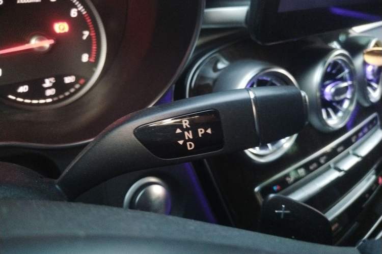 Used Mercedes-Benz GLC 2018 GLC 260 4MATIC Luxury Model Gear Lever
