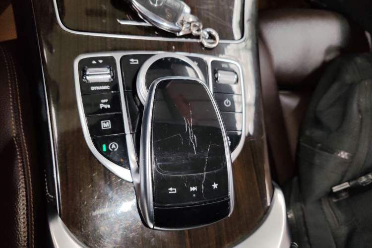 Used Mercedes-Benz GLC 2018 GLC 260 4MATIC Dynamic Edition Gear Lever