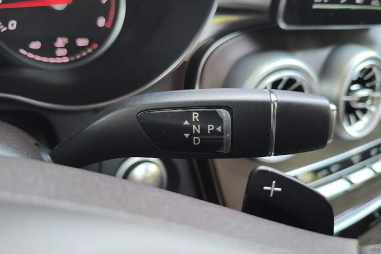 Used Mercedes-Benz GLC 2018 GLC 300 4MATIC Sport Edition Gear Lever