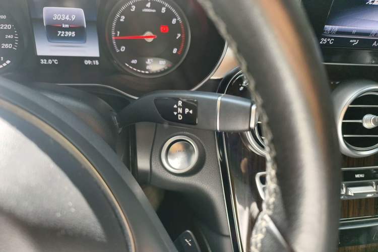 Used Mercedes-Benz GLC 2018 GLC 260 4MATIC Luxury Model Gear Lever