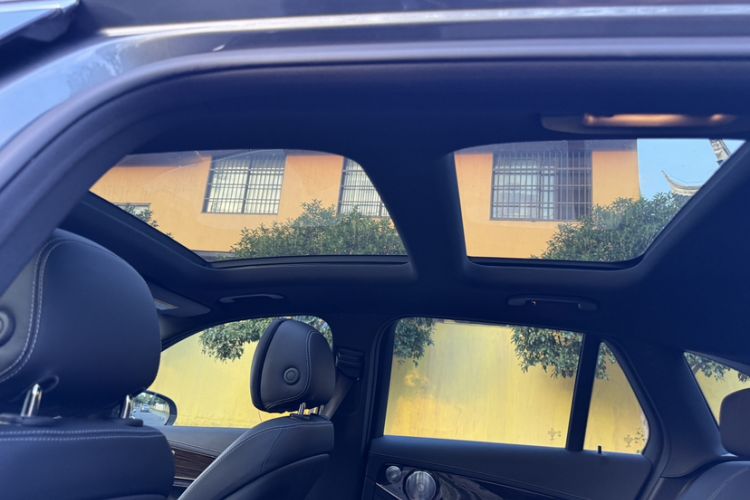 Used Mercedes-Benz GLC 2018 GLC 260 4MATIC Luxury Model Headliner